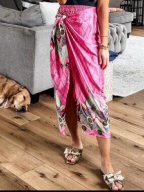 NWT XS Pink Silky Patterned Wrap Skirt beach coverup Meet me in Santorini